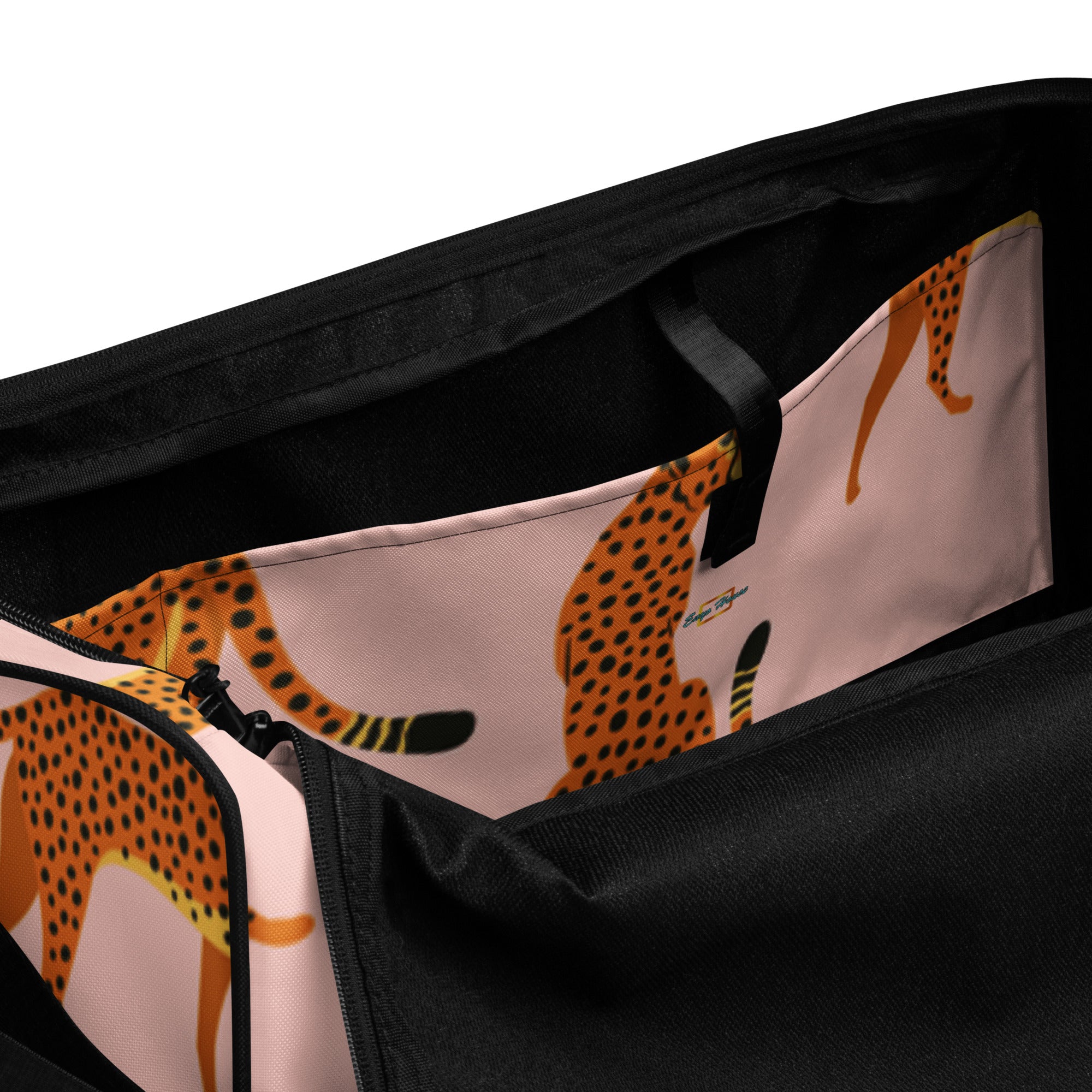 Pink Cheetah Duffle Bag – Bold & Lightweight